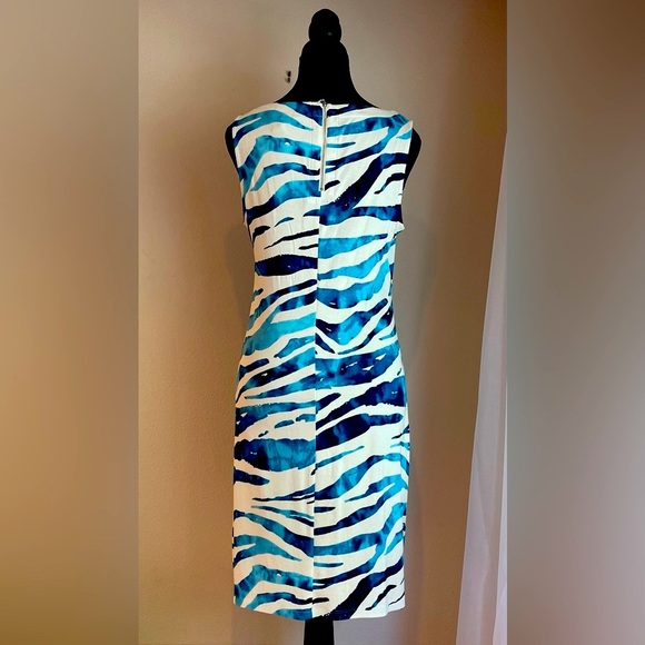 Beautiful Tommy Bahama pull over summer dress - Picture 3 of 3